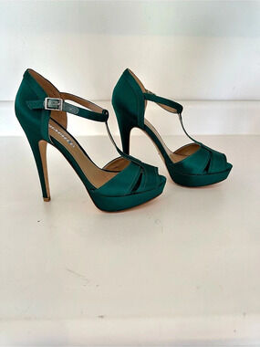 David Tutera Joy Emerald Green Satin Platform Heels US 8